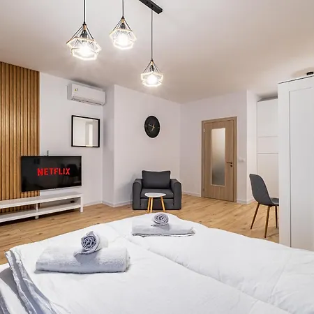 Stylish With Free Parking *