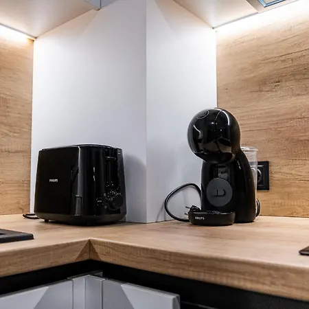 Stylish With Free Parking Apartment